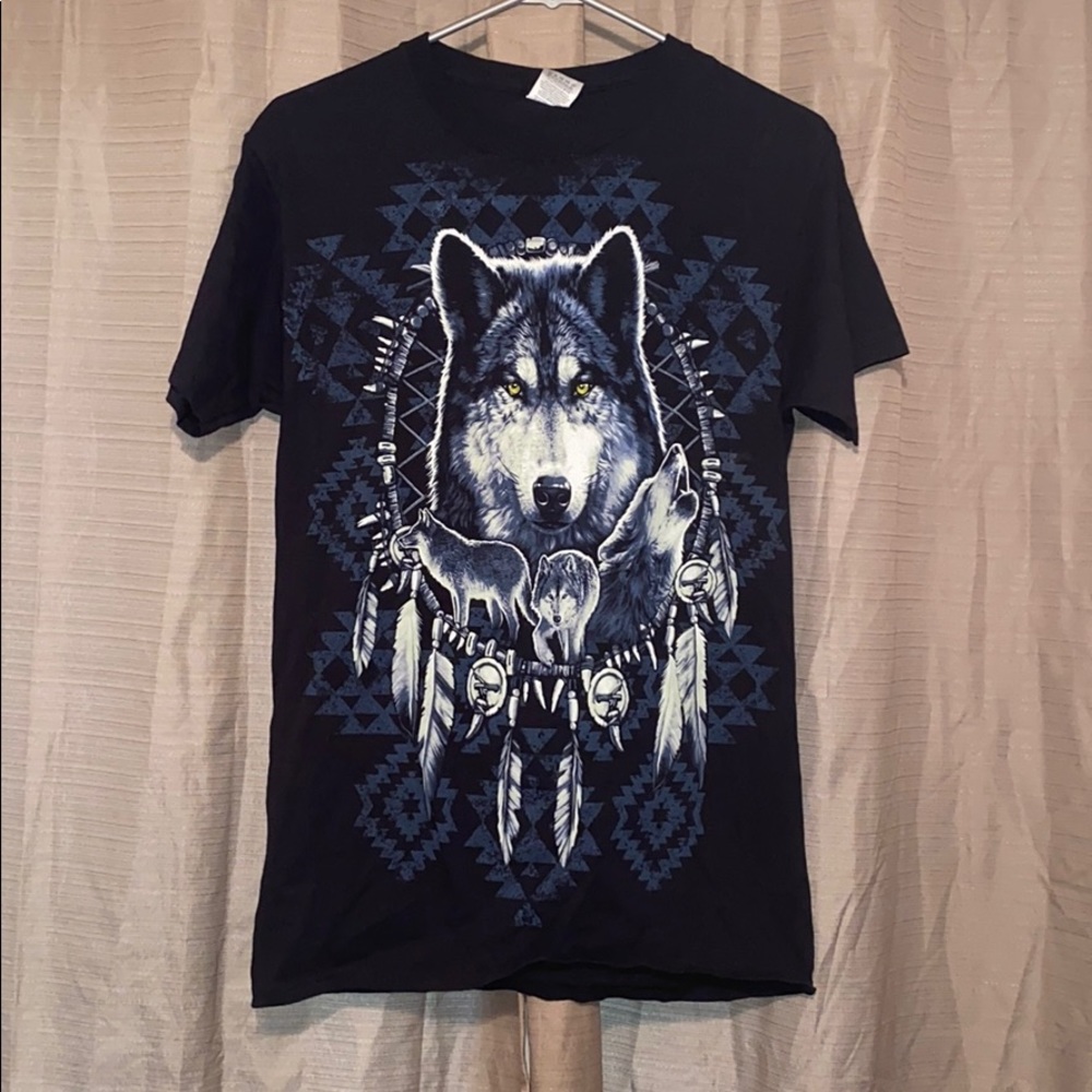 Wolf shirt never worn.